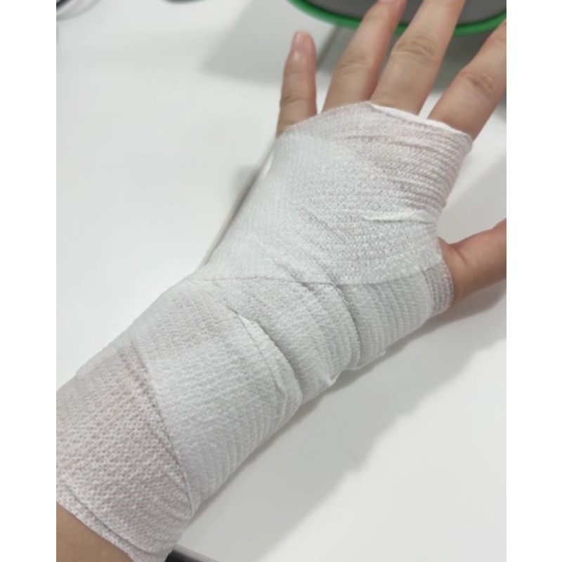7.5/10 4.5 متر دعم المعصم المر - مراجعة Ankle Support Badminton وسعره